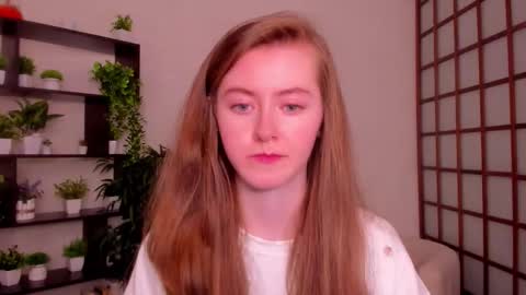 Snapshot of kate_cuddle chatting on September 24, 2:37 am Kate online show from September 24, 2:37 am