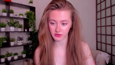 Snapshot of kate_cuddle chatting on October 2, 2:51 am Kate online show from October 2, 2:51 am