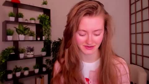 Snapshot of kate_cuddle chatting on October 8, 2:20 am Kate online show from October 8, 2:20 am