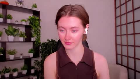 Snapshot of kate_cuddle chatting on October 16, 2:23 am Kate online show from October 16, 2:23 am