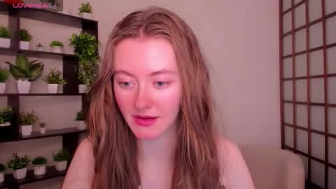 Snapshot of kate_cuddle chatting on October 23, 2:44 am Kate online show from October 23, 2:44 am