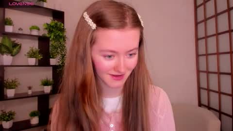 Snapshot of kate_cuddle chatting on November 19, 2:22 am Kate online show from November 19, 2:22 am