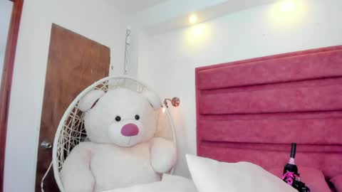 kate lua online show from May 10, 3:17 pm