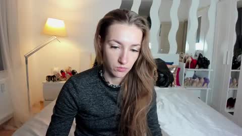 Snapshot of kate_redgar chatting on December 8, 2:30 pm kate_redgar online show from December 8, 2:30 pm