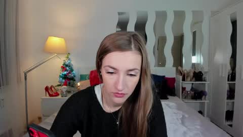 Snapshot of kate_redgar chatting on January 3, 1:14 pm kate_redgar online show from January 3, 1:14 pm