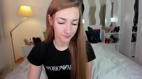 Snapshot of kate_redgar chatting on February 1, 3:18 pm kate_redgar online show from February 1, 3:18 pm