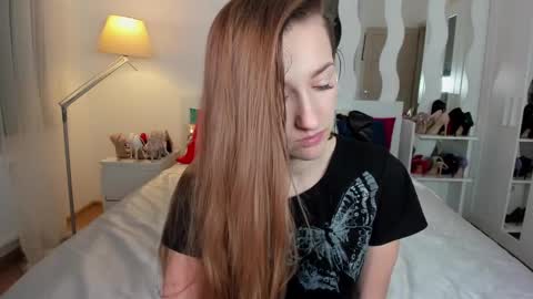 Snapshot of kate_redgar chatting on February 15, 2:00 pm kate_redgar online show from February 15, 2:00 pm