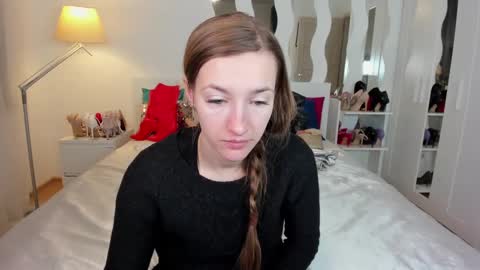 Snapshot of kate_redgar chatting on February 16, 1:49 pm kate_redgar online show from February 16, 1:49 pm
