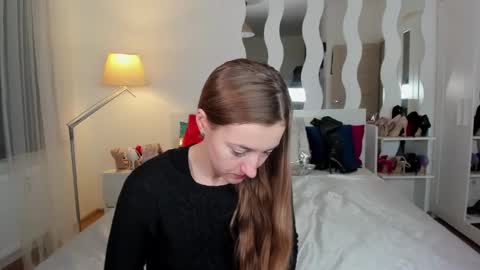 Snapshot of kate_redgar chatting on February 17, 10:18 am kate_redgar online show from February 17, 10:18 am