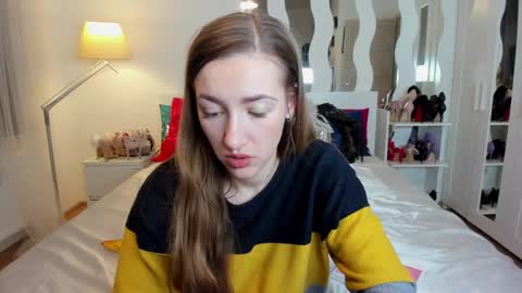 Snapshot of kate_redgar chatting on March 6, 4:28 pm kate_redgar online show from March 6, 4:28 pm