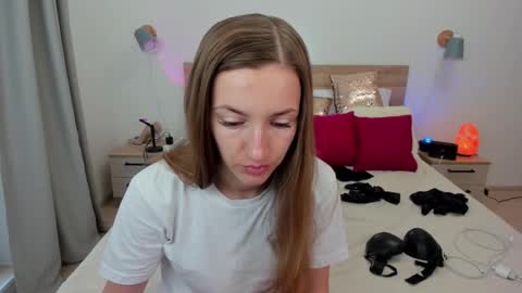 Snapshot of kate_redgar chatting on September 17, 9:33 am kate_redgar online show from September 17, 9:33 am