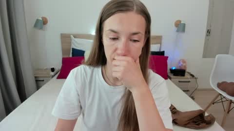 kate_redgar online show from July 27, 1:29 pm