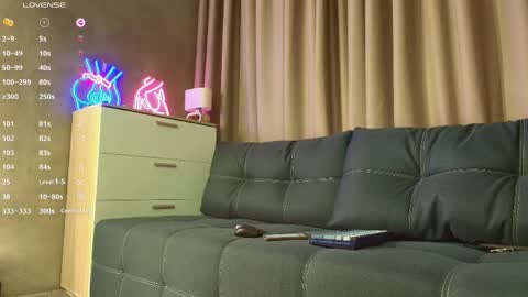kateample online show from June 7, 5:16 pm