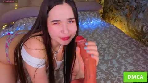 Snapshot of kateblow chatting on December 2, 4:35 pm Kate online show from December 2, 4:35 pm