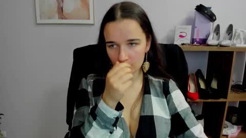 Kate  online show from October 11, 6:45 am