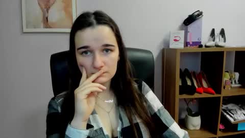 Kate  online show from March 28, 8:14 am