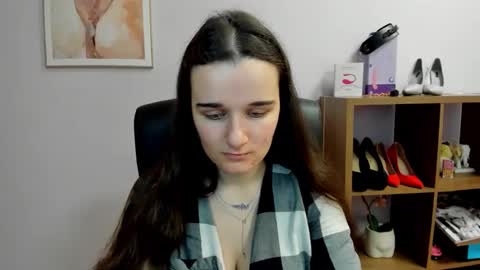 Kate  online show from March 29, 1:22 pm