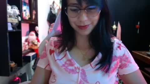 Snapshot of kateeen18 chatting on June 15, 5:20 am Kateeen18 online show from June 15, 5:20 am