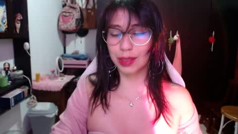 Snapshot of kateeen18 chatting on July 13, 10:45 pm Kateeen18 online show from July 13, 10:45 pm