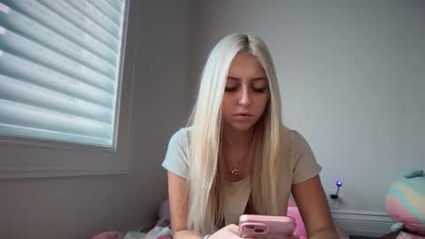 kateharperr online show from December 22, 6:49 pm