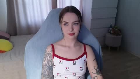 Snapshot of kateleoo chatting on May 15, 1:29 pm Im Kate online show from May 15, 1:29 pm