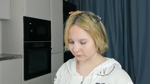 Kate online show from July 1, 6:51 pm