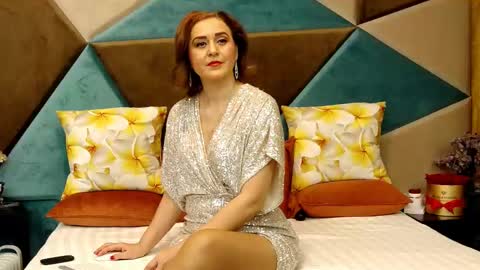 Snapshot of katequeenx chatting on February 9, 10:43 pm KateQueenston -- online show from February 9, 10:43 pm