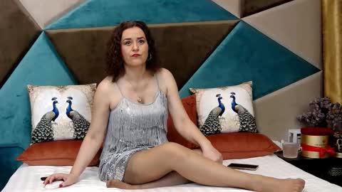 KateQueenston --  online show from March 5, 9:22 pm