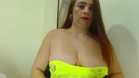 Snapshot of katerineleon chatting on May 3, 9:43 pm katerineleon online show from May 3, 9:43 pm