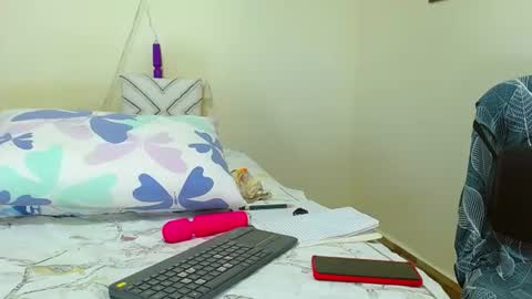 Snapshot of katerineleon chatting on July 16, 10:38 pm katerineleon online show from July 16, 10:38 pm