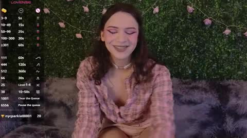 Snapshot of katerinnna chatting on April 15, 5:42 pm Katerina online show from April 15, 5:42 pm
