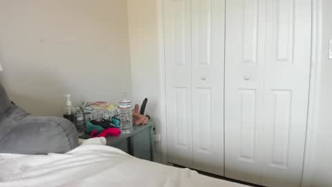 Snapshot of kateskurves chatting on December 18, 2:23 pm Kates Kurves online show from December 18, 2:23 pm