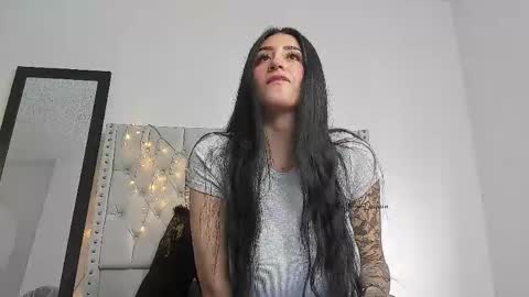 Snapshot of katestone_again chatting on April 12, 9:31 pm love meeee online show from April 12, 9:31 pm