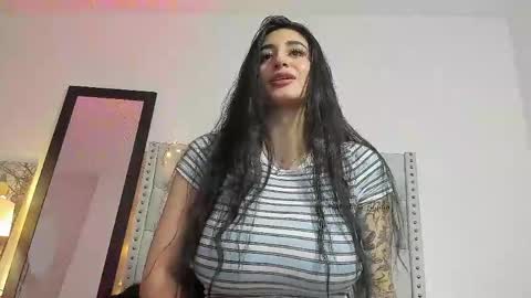 Snapshot of katestone_again chatting on April 16, 9:39 pm love meeee online show from April 16, 9:39 pm