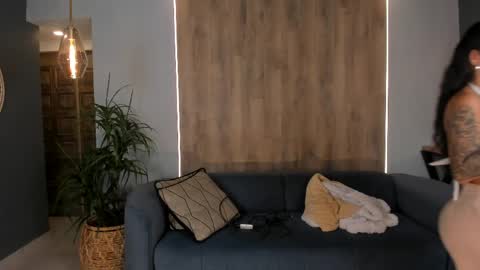 Snapshot of katesunder chatting on April 5, 9:39 am K A T E online show from April 5, 9:39 am