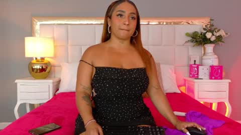 Snapshot of katevenegas chatting on April 4, 8:17 pm Kate Venegas online show from April 4, 8:17 pm