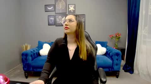 Snapshot of katewalker_ chatting on February 28, 6:41 pm Kate online show from February 28, 6:41 pm