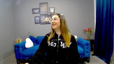 Snapshot of katewalker_ chatting on March 12, 6:22 pm Kate online show from March 12, 6:22 pm