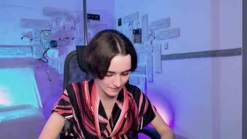 Snapshot of katewillows chatting on December 3, 12:14 pm katewillows online show from December 3, 12:14 pm