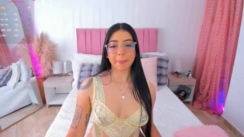   online show from February 22, 9:04 pm