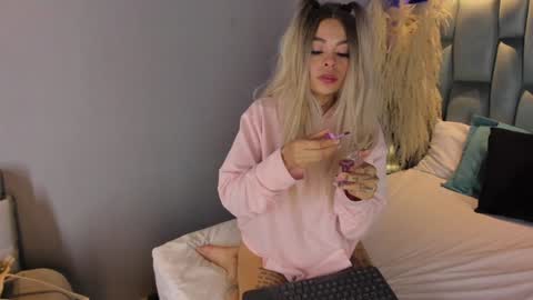KatheGomez  online show from December 24, 5:13 pm