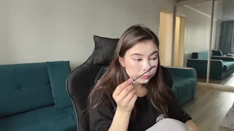 Elle online show from May 28, 8:11 am