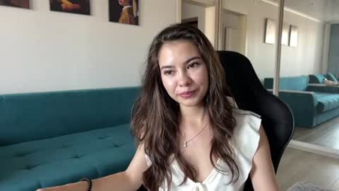 Snapshot of katheleenschraub chatting on July 28, 11:17 am Elle online show from July 28, 11:17 am