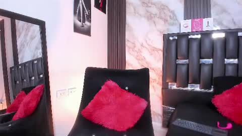 Snapshot of katherina_diaz chatting on June 25, 1:38 am Katherina online show from June 25, 1:38 am