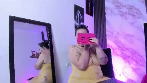 Snapshot of katherina_diaz chatting on July 23, 12:46 am Katherina online show from July 23, 12:46 am