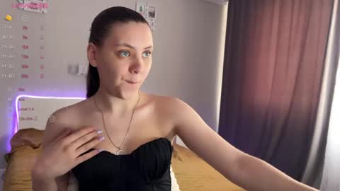 Snapshot of katherine__ross chatting on April 21, 7:14 am katherine__ross online show from April 21, 7:14 am