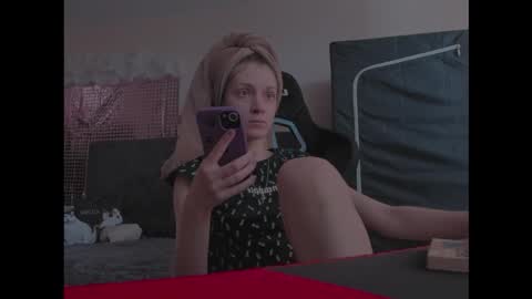 Snapshot of kathleen_frost chatting on November 20, 8:58 am kathleen_frost online show from November 20, 8:58 am