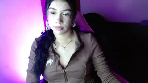 Snapshot of kathy_de chatting on June 30, 5:25 pm kathy de online show from June 30, 5:25 pm
