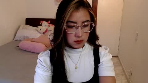Snapshot of kathyrose_ chatting on May 15, 10:28 pm Kathy online show from May 15, 10:28 pm