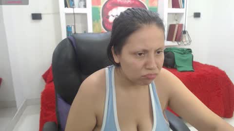 Snapshot of kati_momy chatting on December 18, 3:23 am kati online show from December 18, 3:23 am